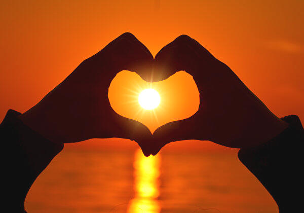 Wallpaper Heart Sun Love Sunrises and sunsets Hands Fingers 600x420